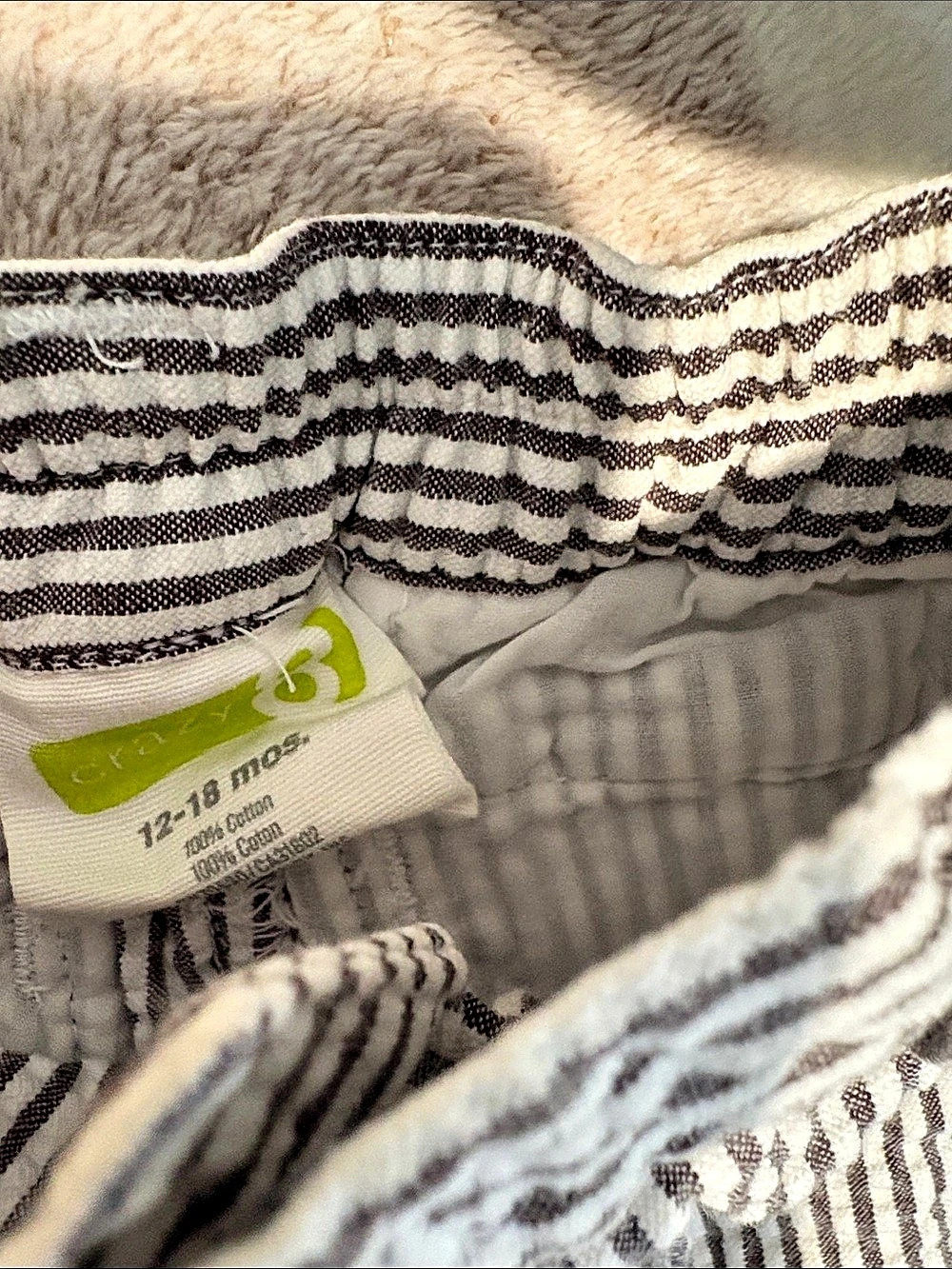 crazy 8 seersucker Striped Set Size 12-24M Like New - Picture 6 of 12